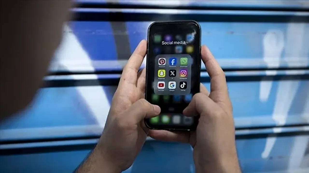Sosyal medyaya kimlikle mi açılacak? Instagram, TikTok, X, Youtube yeni yasa çıktı mı?