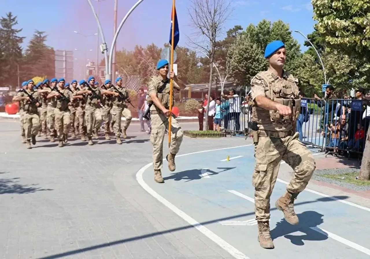 Sözleşmeli erbaş ve erler kamuda çalışma şartları neler?