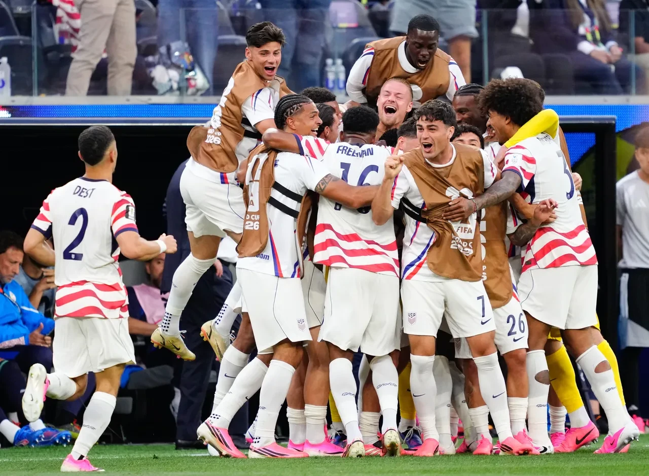 ABD'den farklı başlangıç! Taraftarı önünde Paraguay'a gol yağdırdı