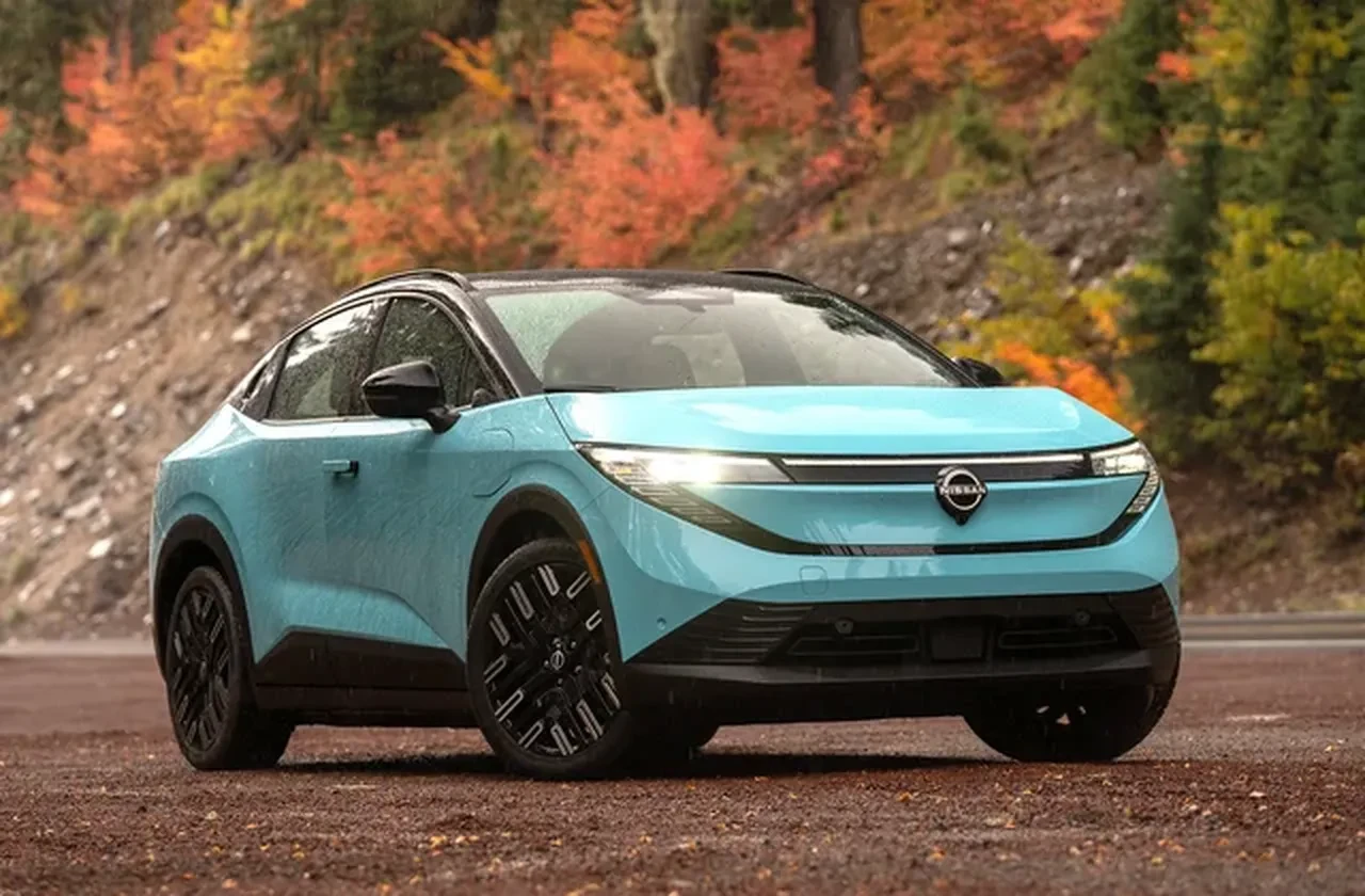 Araç piyasasında büyük kapışmanın galibi! 2027 Chevrolet Bolt mu, 2026 Nissan Leaf mi? İşte menzil, güç, konfor karşılaştırması