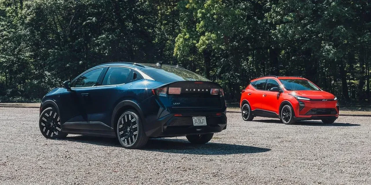 Araç piyasasında büyük kapışmanın galibi! 2027 Chevrolet Bolt mu, 2026 Nissan Leaf mi? İşte menzil, güç, konfor karşılaştırması