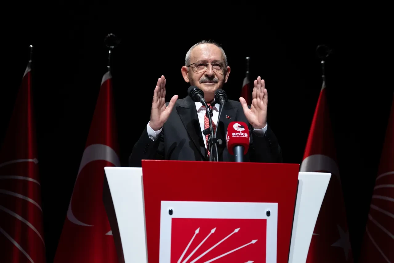CHP'de kurultay takvimi belli oldu! Delegeler yenilenecek