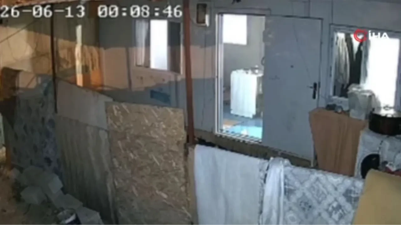 Gaziantep'teki 4.6'lık deprem anı güvenlik kameralarında