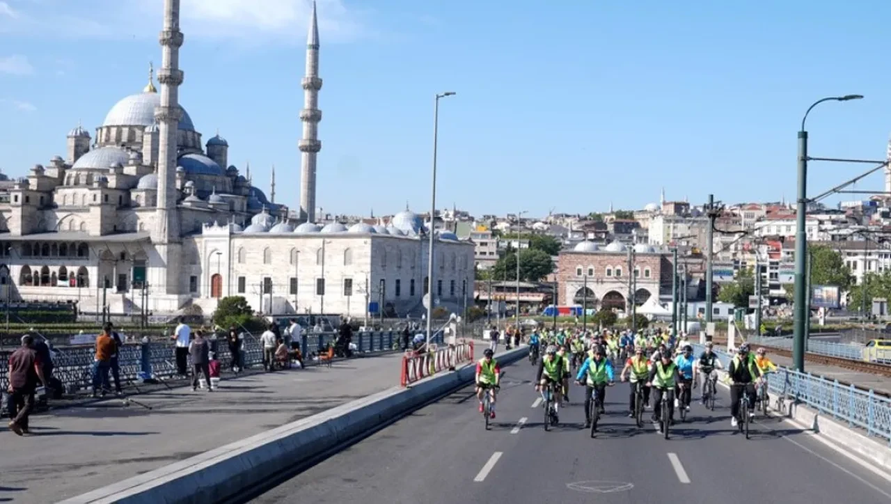 İstanbullular dikkat: Fatih, Beyoğlu ve Beşiktaş'ta pazar günü bu yollar kapalı