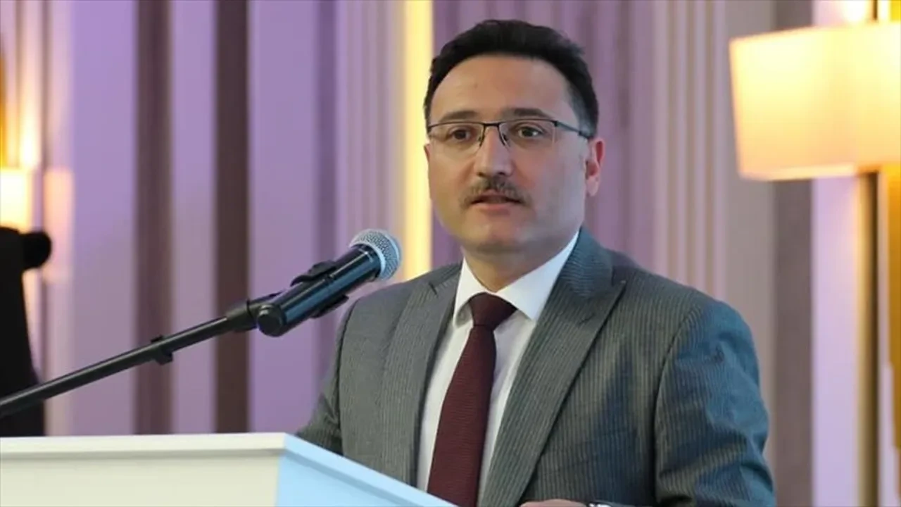 Kayseri Vali Yardımcısı Şenol Esmer kalp krizi geçirerek hayatını kaybetti