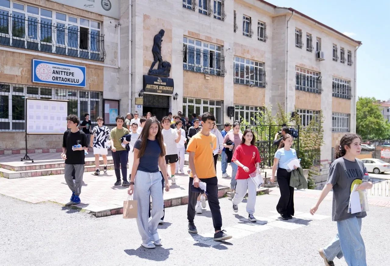 LGS sınav yorumları 2026! (sayısal, sözel) LGS sınavı zor muydu,kolay mıydı, nasıldı? Türkçe, Matematik, Fen Bilimleri, Yabancı Dil, İnkılap, Din Kültürü yorumları