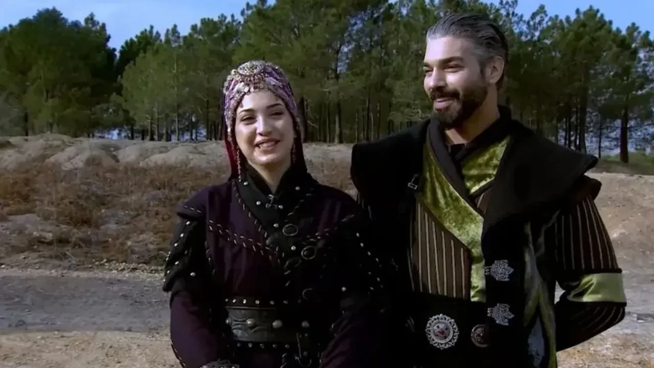 Şükrü Özyıldız ve Cemre Gümeli'den dikkat çeken Kuruluş Orhan paylaşımı! Aşk iddialarını yalanlamışlardı