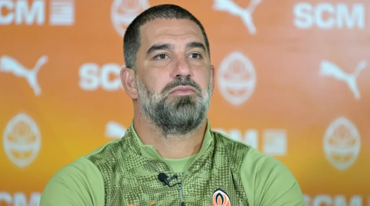 Arda Turan Ukrayna'da tarih yazdı: Shakhtar Donetsk ile şampiyonluk yaşayan genç hoca yılın teknik adamı seçildi