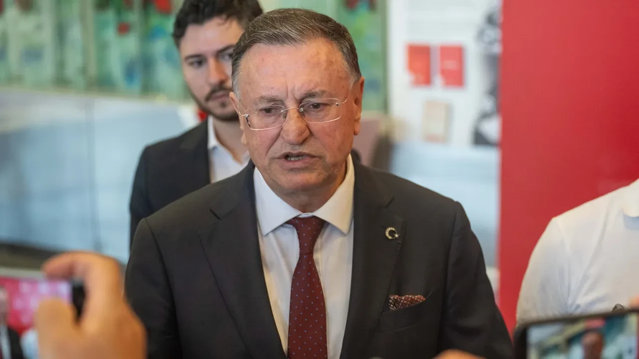 CHP'ye mutlak butlan getiren Lütfü Savaş'tan Kılıçdaroğlu'na 'Hain' diyenlere tepki: Görevi kabul etmeseydi daha büyük kargaşa olurdu