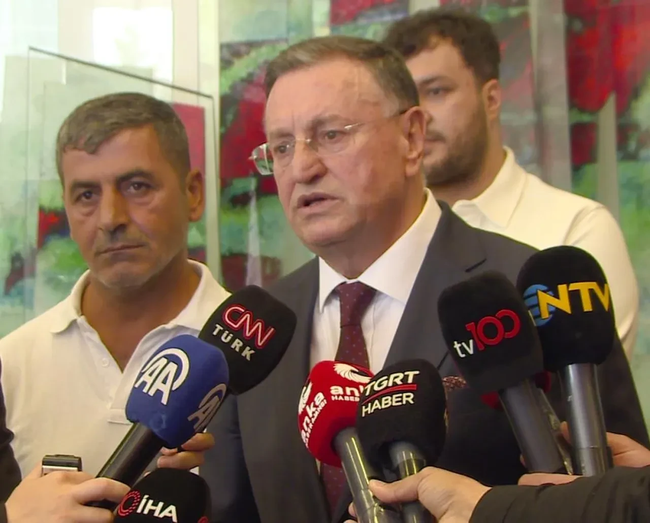CHP'ye mutlak butlan getiren Lütfü Savaş'tan Kılıçdaroğlu'na 'Hain' diyenlere tepki: Görevi kabul etmeseydi daha büyük kargaşa olurdu