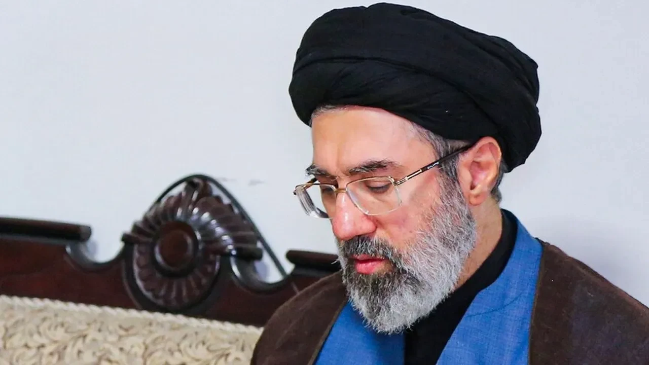 İran lideri Hamaney'den 'büyük şeytan' uyarısı! Anlaşma öncesi çağrı yaptı