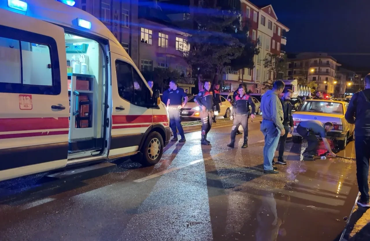 Kızını rahatsız eden genci takip edip kulağını kesti: Müdahale eden polis de yaralandı
