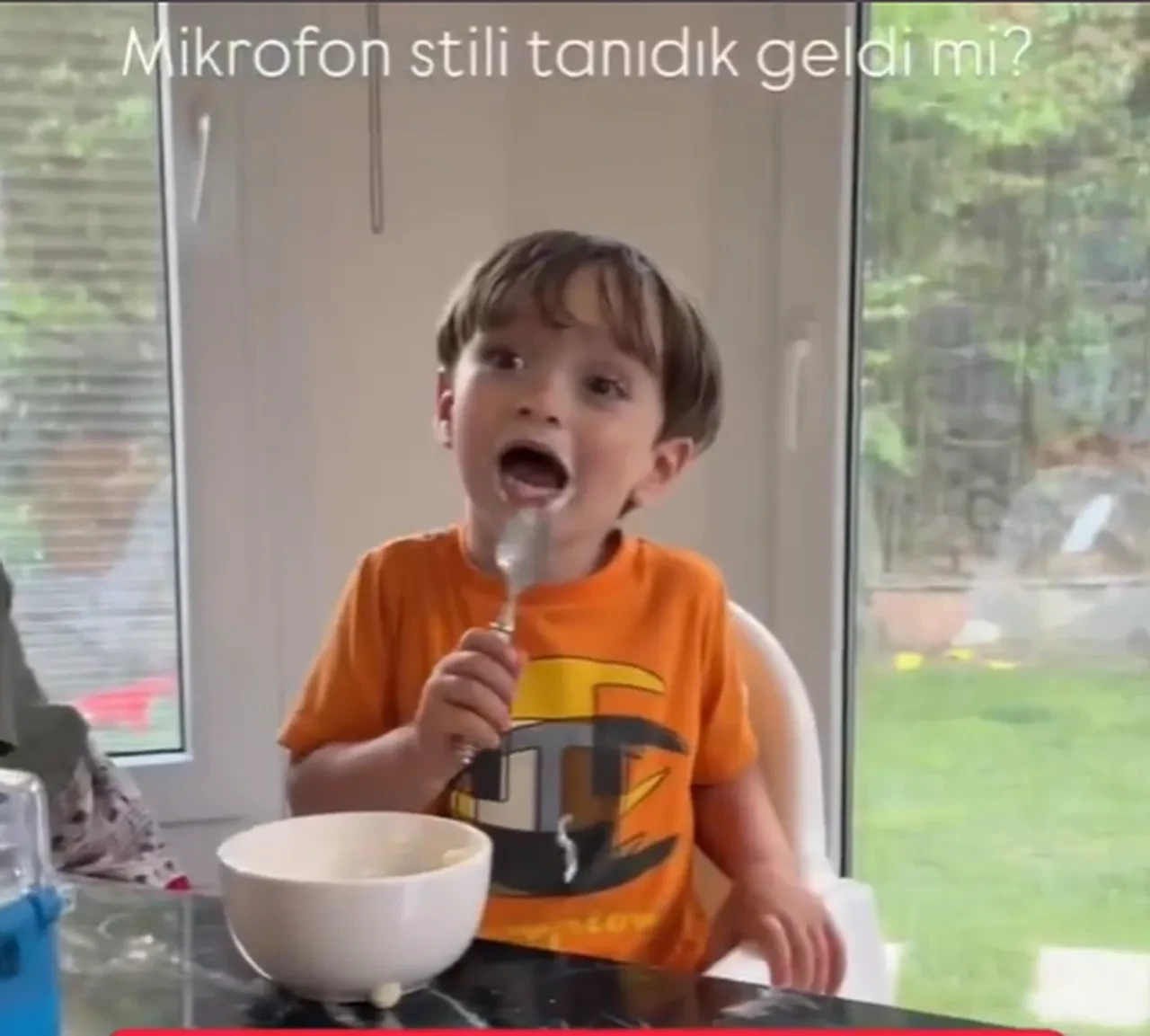Minik Tatlıses'in mikrofon stili sosyal medyada gündem oldu! İbrahim Tatlıses'e rakip geliyor