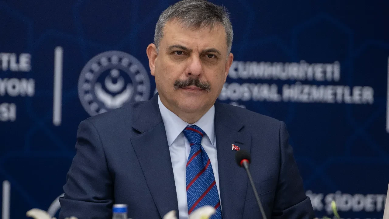 Sokak hayvanları sorununda dikkat çeken görüşme: Bakan Çiftçi'den net mesaj