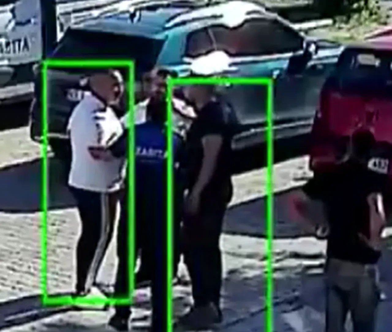 Afyonkarahisar’da CHP'den AK Parti'ye geçen Belediye Başkanı Veysel Topçu'ya neşterli saldırı girişimini partililer önledi!