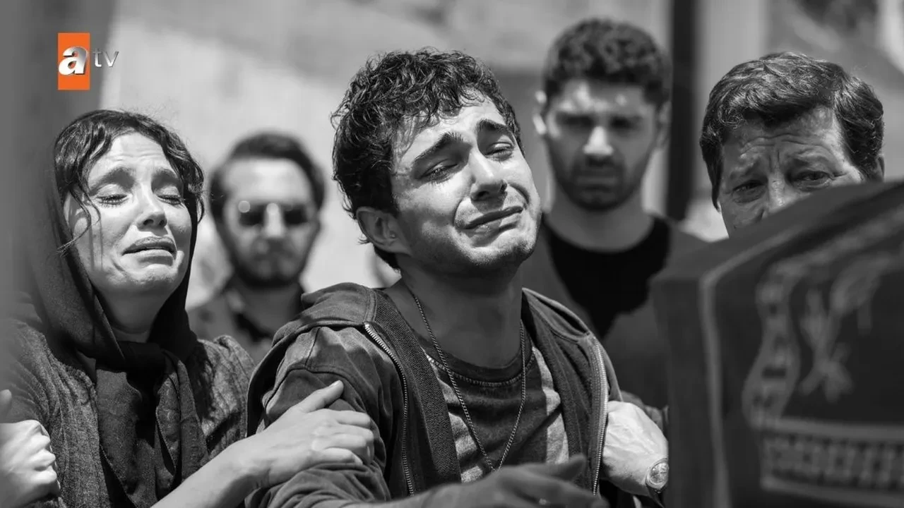 Altı Üstü İstanbul 1. Bölümüyle damga vurdu! Nehir Erdoğan ve Rahimcan Kapkap cenaze sahnesi gündem oldu