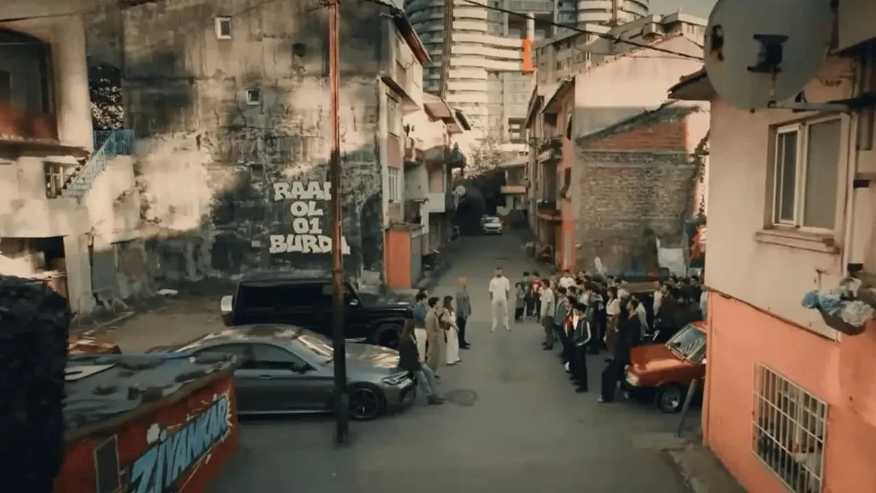 Altı Üstü İstanbul hangi mahallede çekiliyor? Altı Üstü İstanbul çekildiği semt nerede?