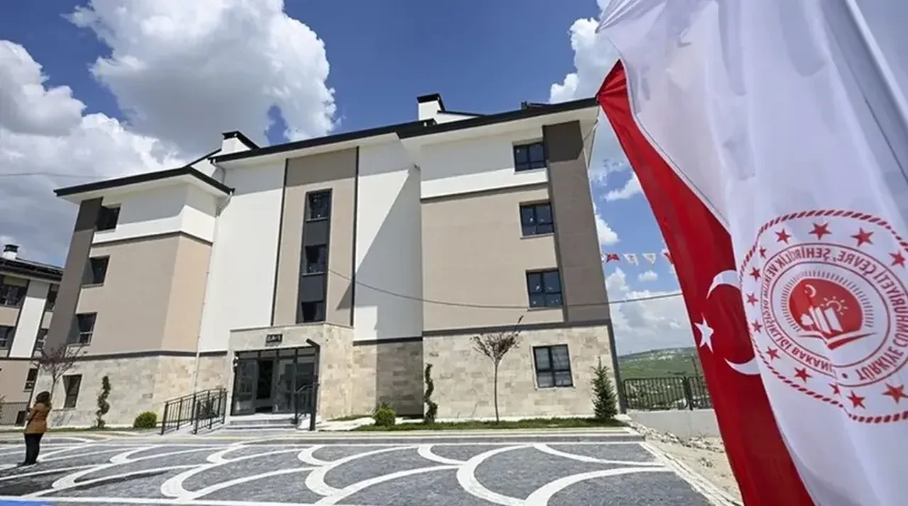 Bankalarda satışlar bugün başladı! Gelir ve ikamet şartı olmadan 18.000 TL taksitle konut