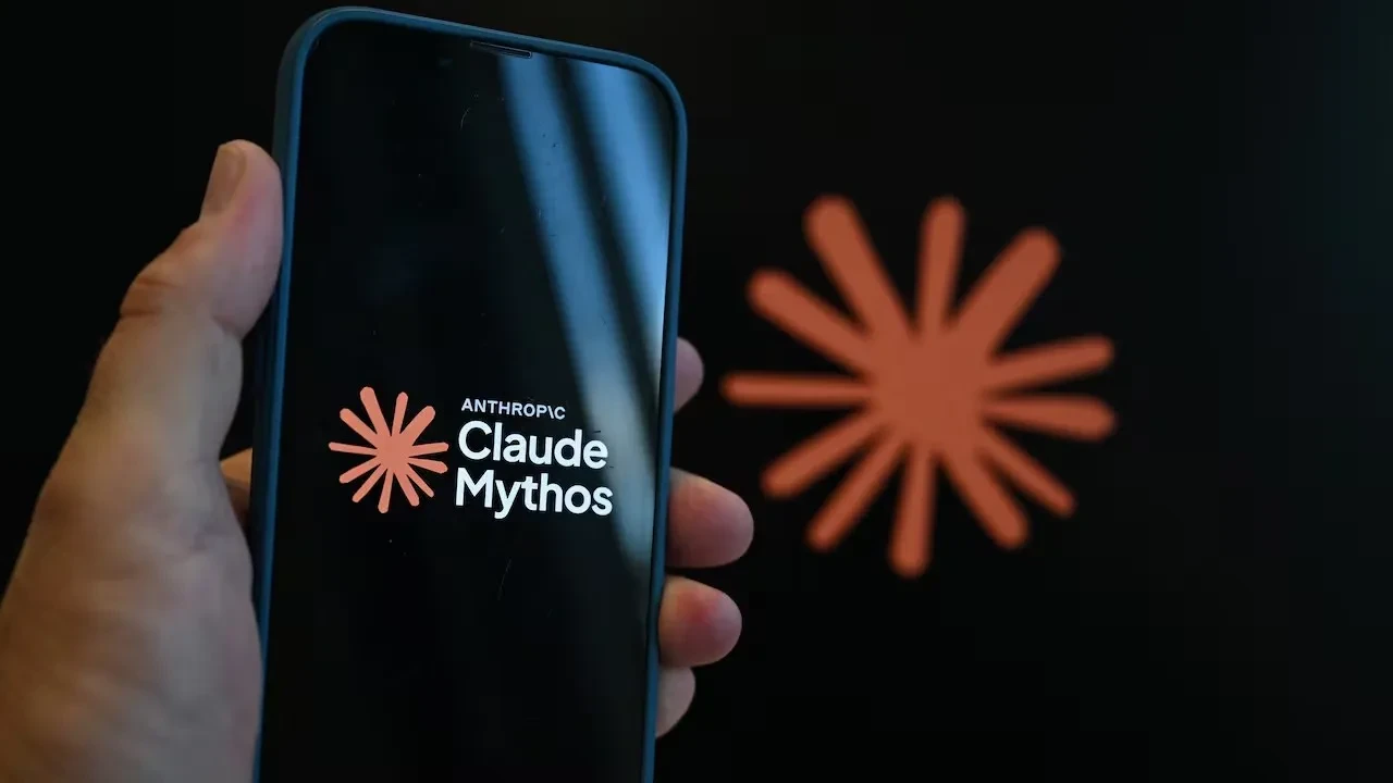 Dünyanın en güçlü yapay zekasına ilk yasak geldi