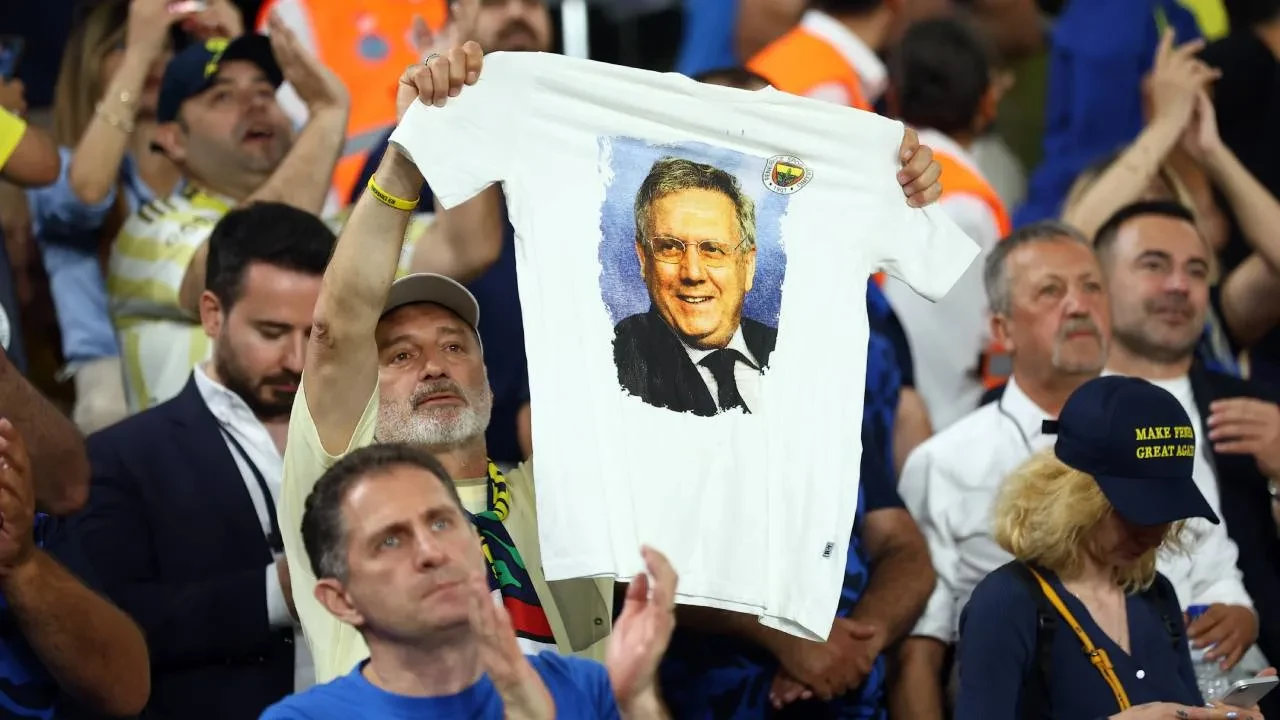 Fenerbahçe'de yöneticilerin görevleri belli oldu! İşte futboldan sorumlu isimler
