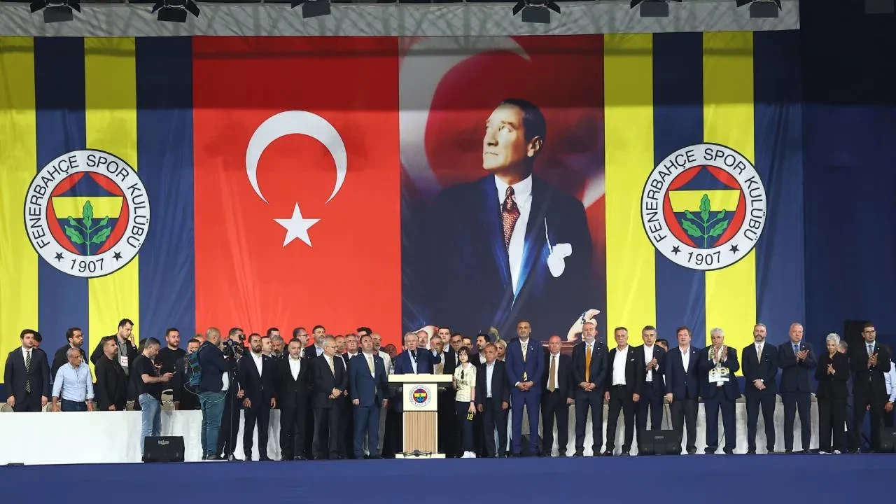 Fenerbahçe'de yöneticilerin görevleri belli oldu! İşte futboldan sorumlu isimler