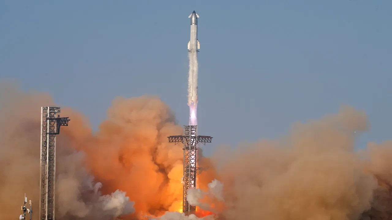 SpaceX temizlik görevlilerini bile bir gecede milyoner yaptı!