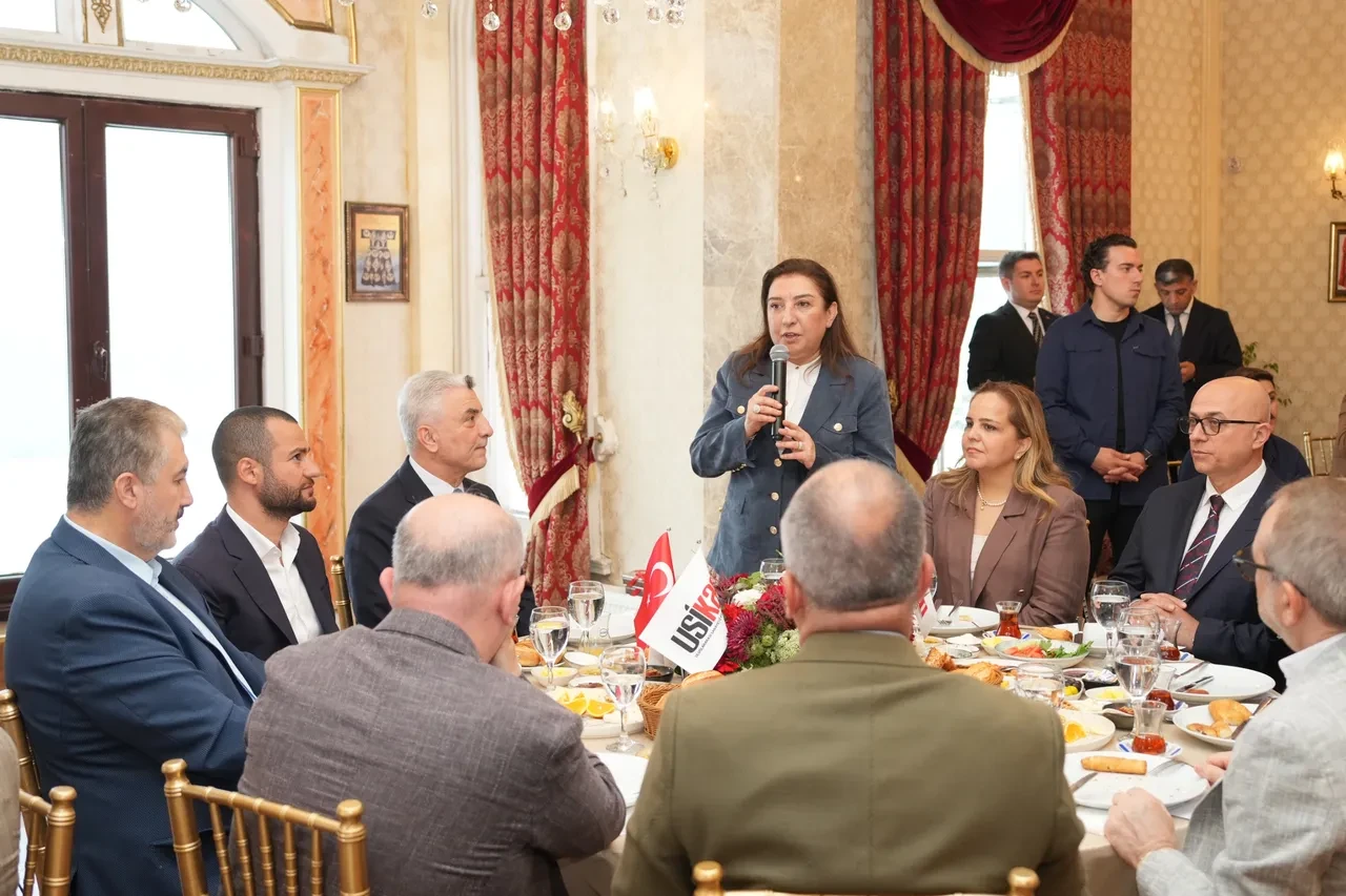 Ticaret Bakanı Ömer Bolat USİKAD derneğinin İş Dünyası İstişare toplantısında kadın girişimcilerle bir araya geldi!