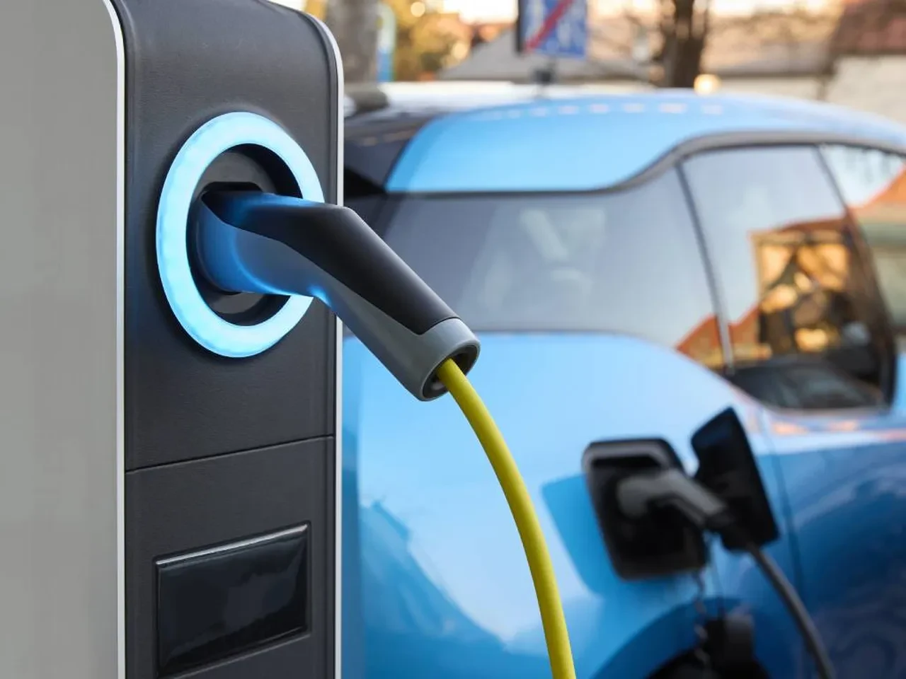 Akaryakıt fiyatları elektrikli araç piyasasına zemin hazırladı! Üç dev marka piyasayı sallıyor