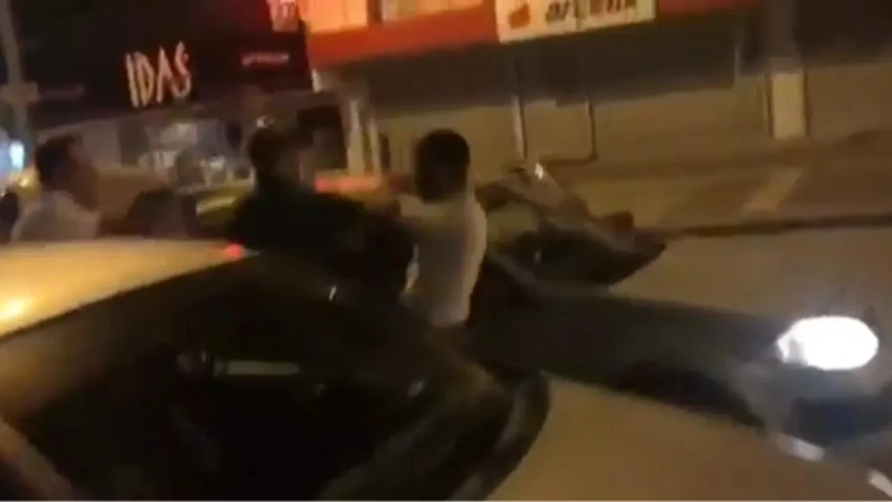 Ankara'da trafikte yumruklu kavga! O anlar kamerada 