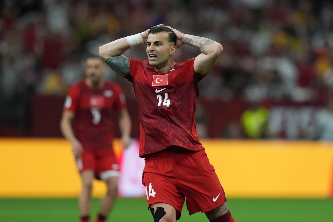Avustralya yenilgisinin faturası kesildi! Montella 3 yıldızı kulübeye çekiyor: 'Paraguay maçı final niteliğinde'