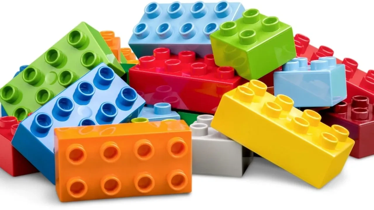 Çocukların odasındaki o dağınık ve küçük lego parçalarını toplamayı eğlenceli hale getiren düzen sistemleri 2026!