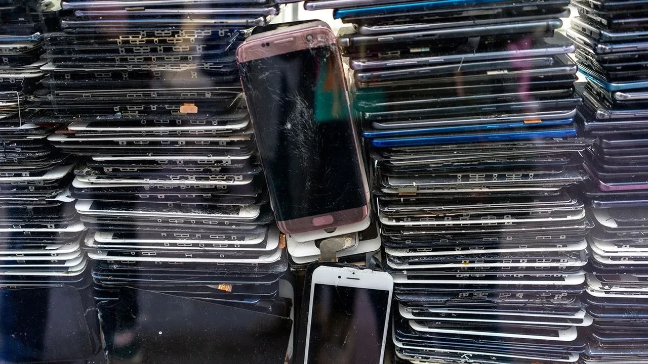 Eski telefonları kullanarak veri merkezi yaptılar