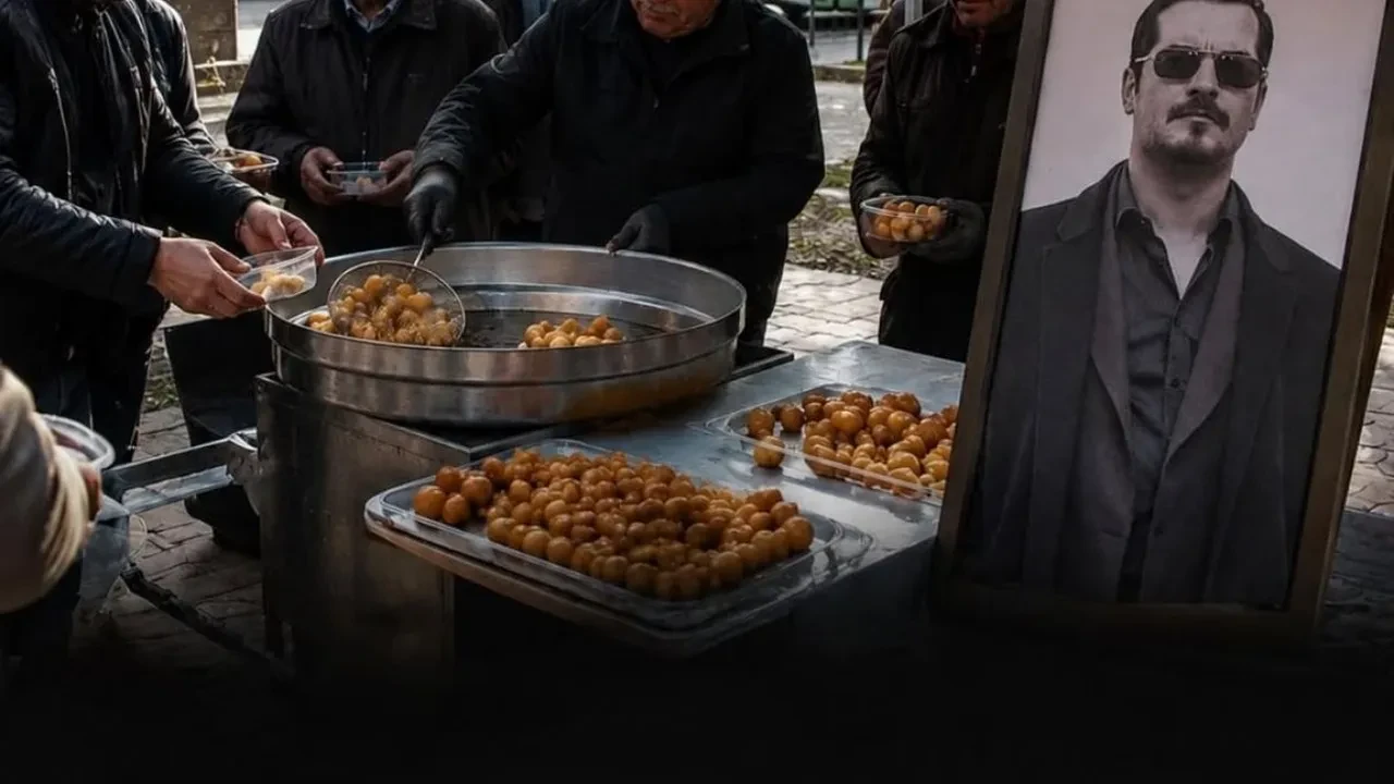 Eşref Rüya hayranlarından dikkat çeken etkinlik! Eşref Tek için lokma dağıttılar