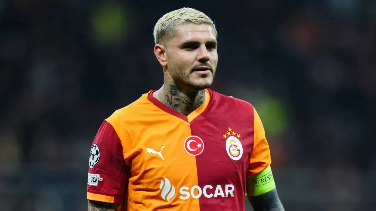 Galatasaray, dünyaca ünlü golcünün peşinde! Okan Buruk, Osimhen ile birlikte oynatmak istiyor