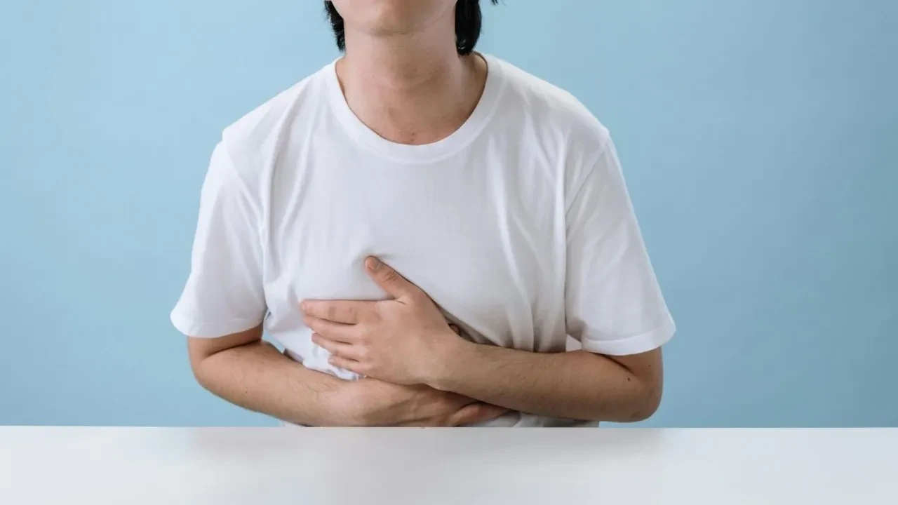 Histamin intoleransı nedir? Her yemekten sonra yaşanan ani şişkinlik ve kızarıklığın gizli nedeni!