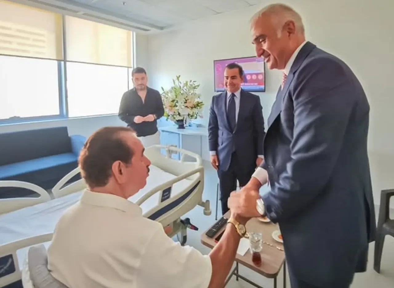 İbrahim Tatlıses'e moral dopingi! Hastane günlerine çiğ köfteli sürpriz damga vurdu