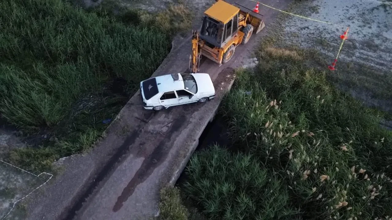 Karaman'da tarım işçisi aile feci kazada parçalandı: Otomobil dereye devrildi, 3 çocuk can verdi!