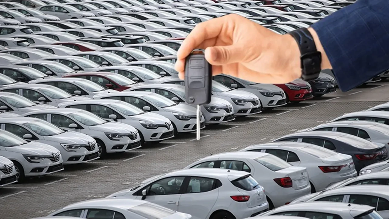 Otomotiv pazarında sert fren! Piyasa daralırken, en çok satan otomobil markaları ortaya çıktı