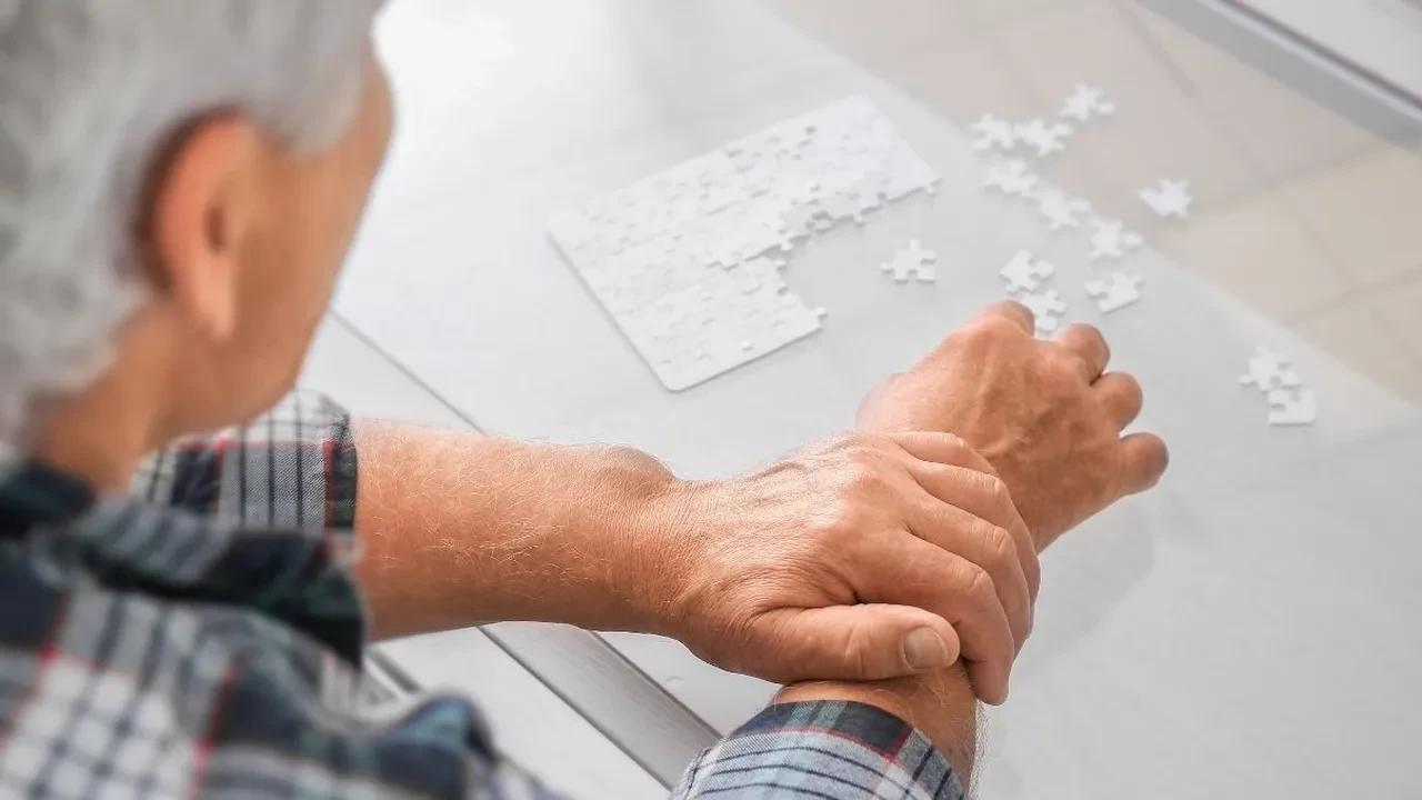 Parkinson ve el titremelerinde yeni dönem! Ameliyatsız tedavi artık mümkün