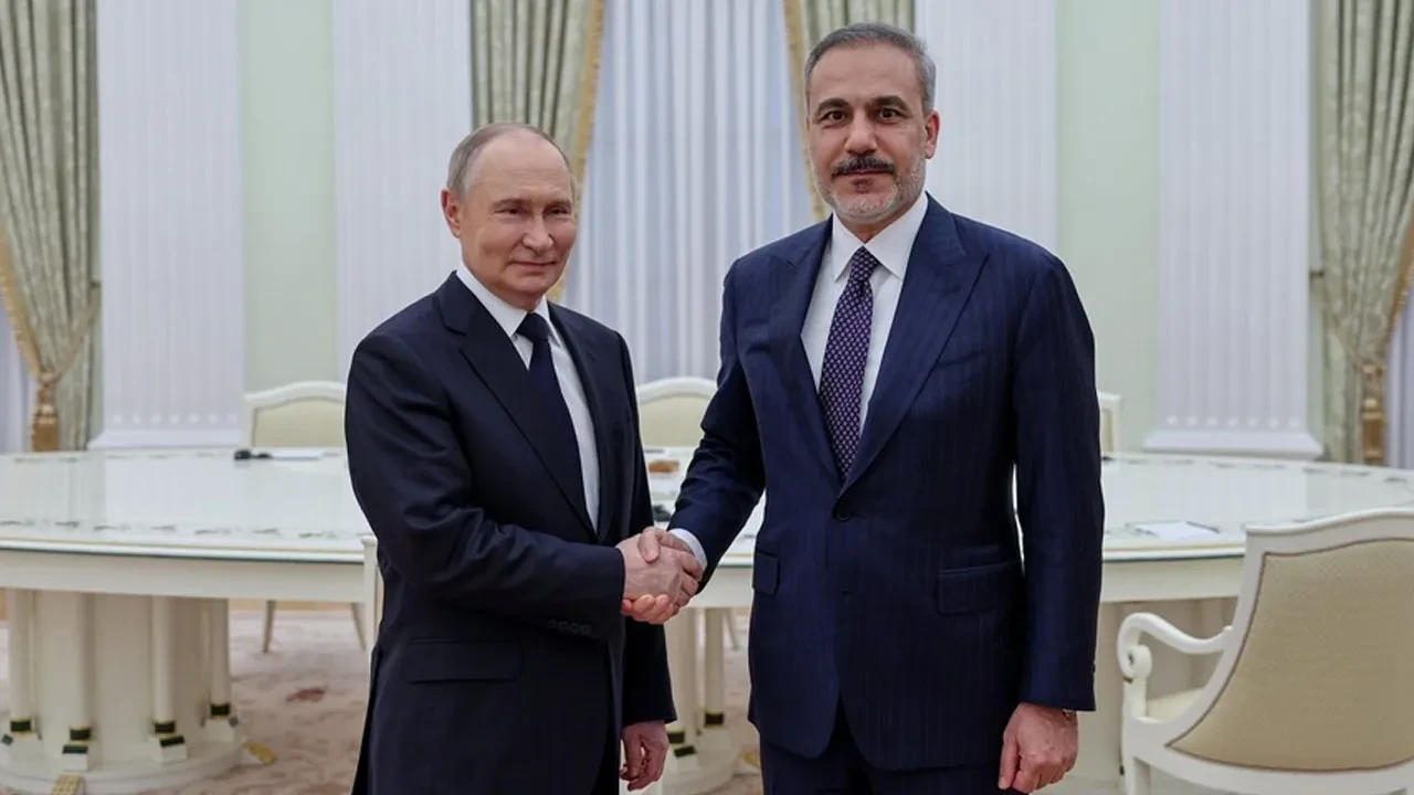 Siyasetin gözü Kazan'da: Kremlin, Putin ile Hakan Fidan görüşmesinin saatini açıkladı