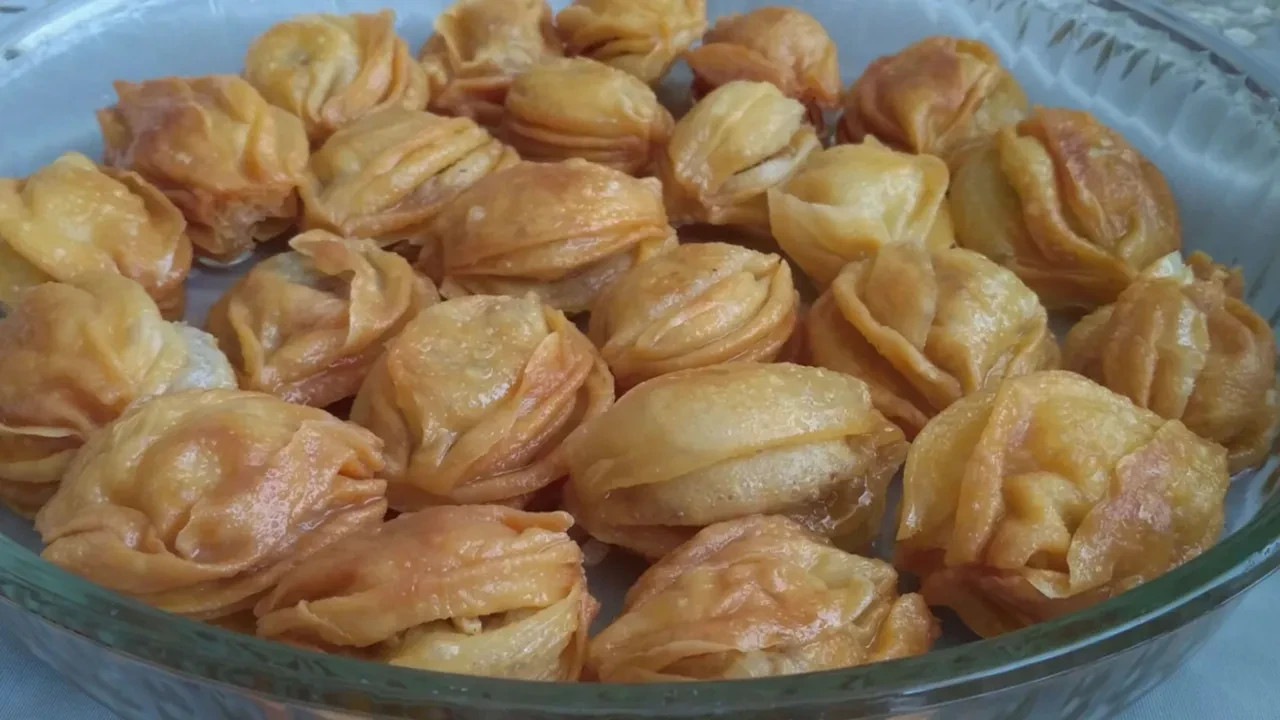 Tulumbayı da baklavayı da unutun! Rekor kıran karakuş tatlısı tarifi herkesi mest ediyor!