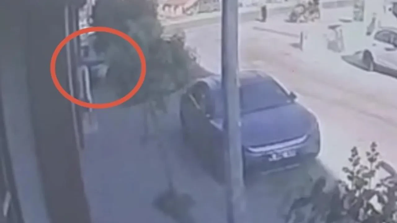 Babasının arabasını kaçırdı, ortalığı birbirine kattı: 2,3 milyonluk zarar!