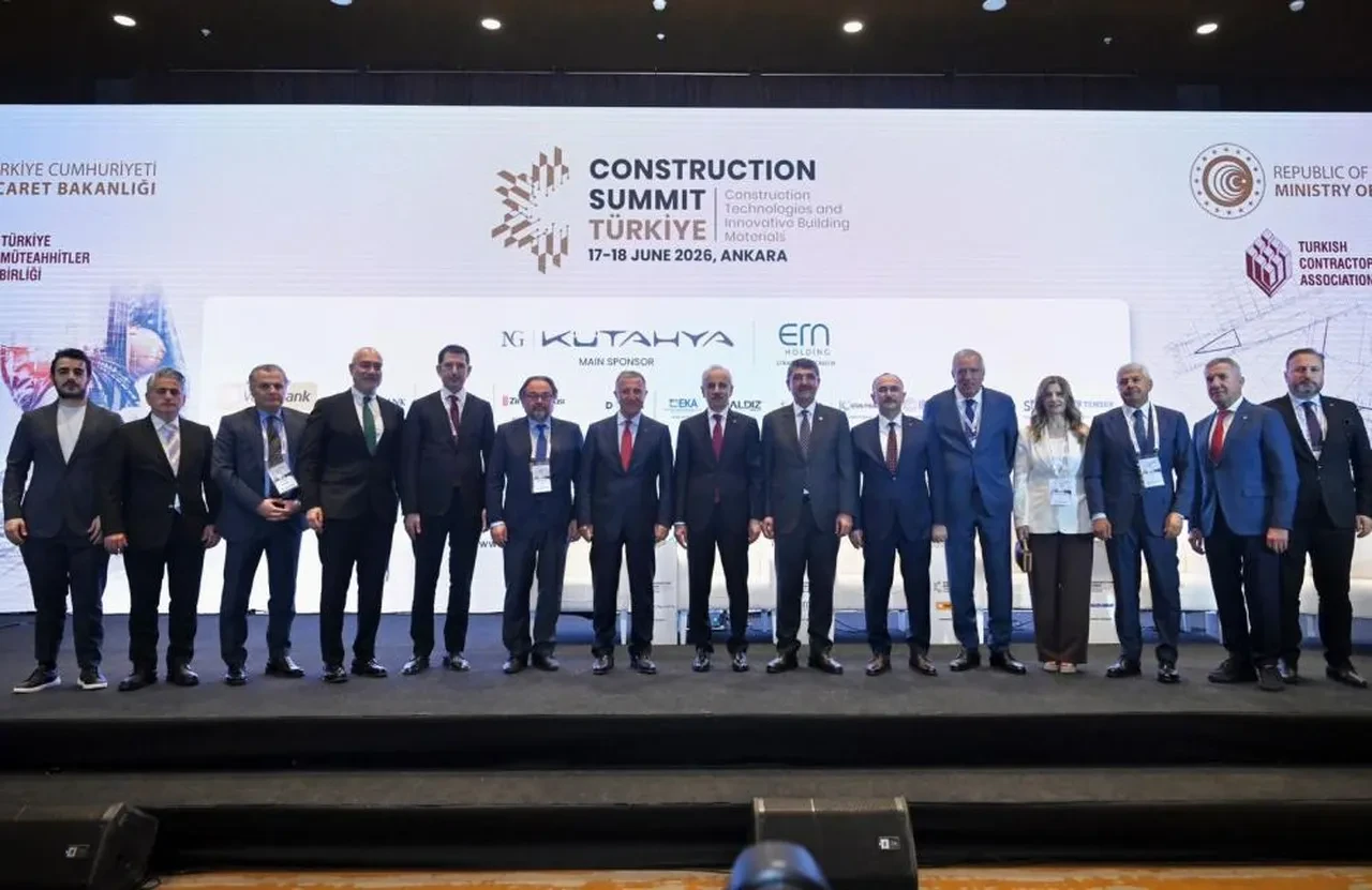 Bakan Uraloğlu: 'Türkiye'yi dünyanın en güçlü dijital altyapı merkezlerinden biri haline getireceğiz'