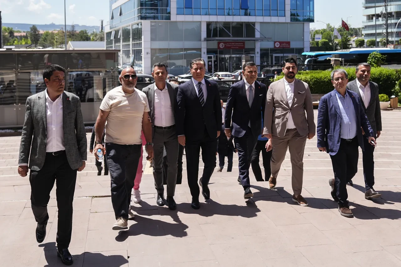 CHP'de olağanüstü kurultay hamlesi! İmzalar genel merkezde 