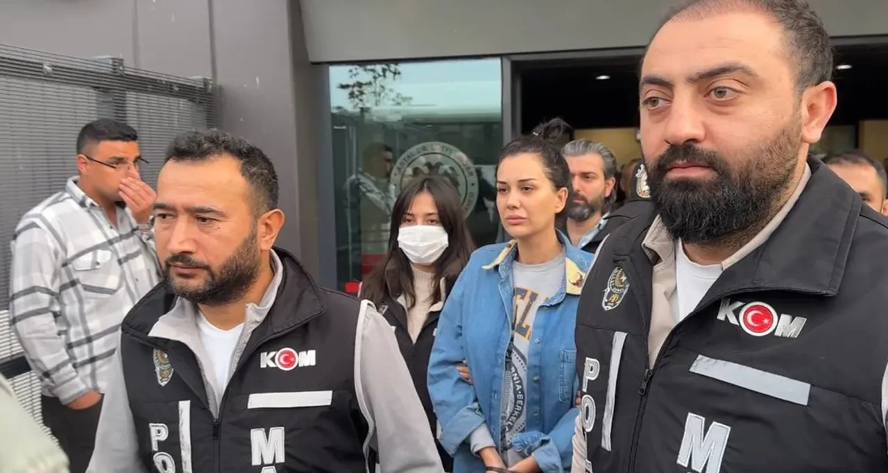 Dilan Polat'a bir şok daha! Yaklaşık 1,5 milyon takipçili yedek hesabına engelleme kararı