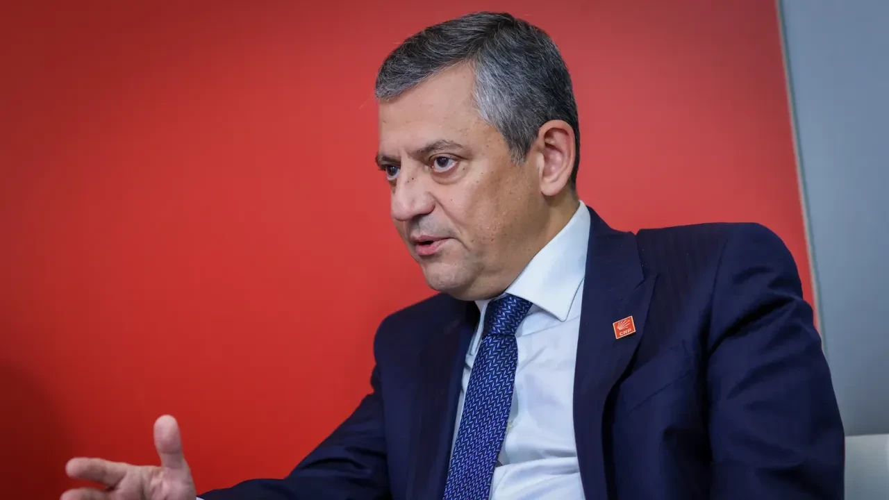 Ekrem İmamoğlu B planını işaret etti, Özgür Özel arayışa geçti: 2 partiyle görüşüyor