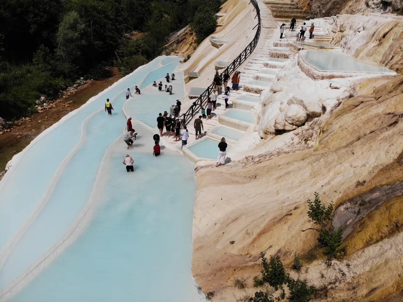 Pamukkale’ye rakip çıktı: Herkes Denizli’yi konuşurken bir ilimiz ziyaretçi rekoruna koşuyor