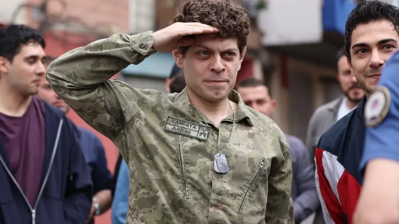 Pis Yedili'nin Furkan'ıydı! Sezer Arıçay'ın Altı Üstü İstanbul dizisindeki tek bölümlük muhteşem performansı gündem oldu