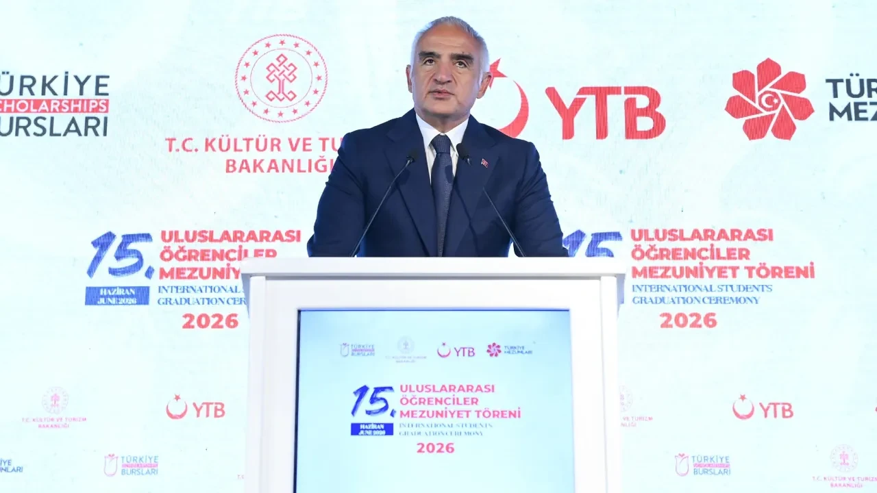 110 ülkeden Türkiye'ye gelen öğrenciler mezuniyet sevinci yaşadı