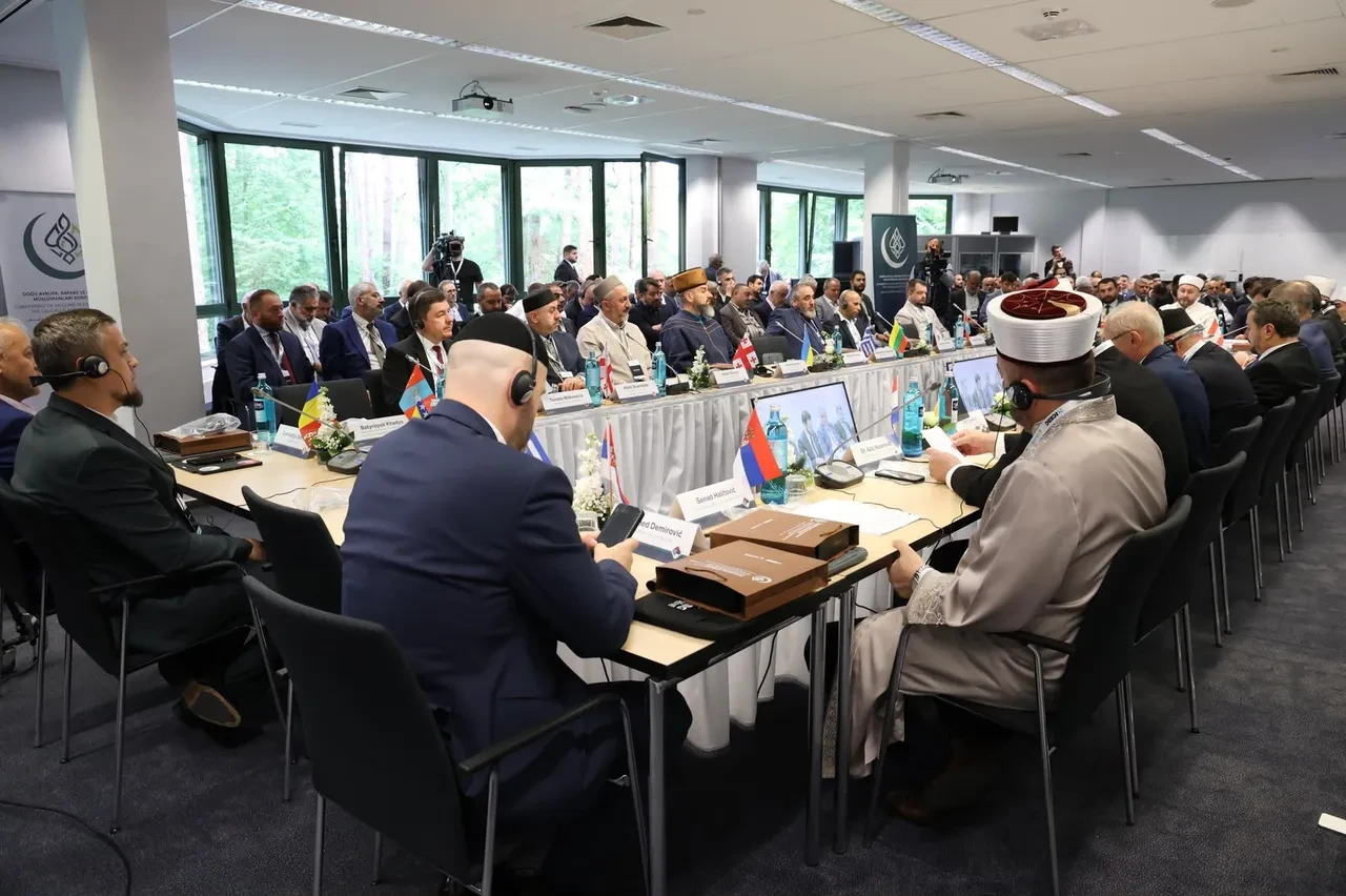 17 ülkenin Müslüman temsilcileri Köln'de bir araya geldi